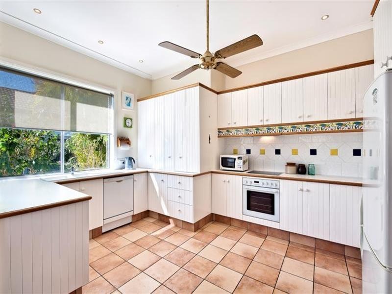 86 Cypress Drive, Broadbeach Waters QLD 4218