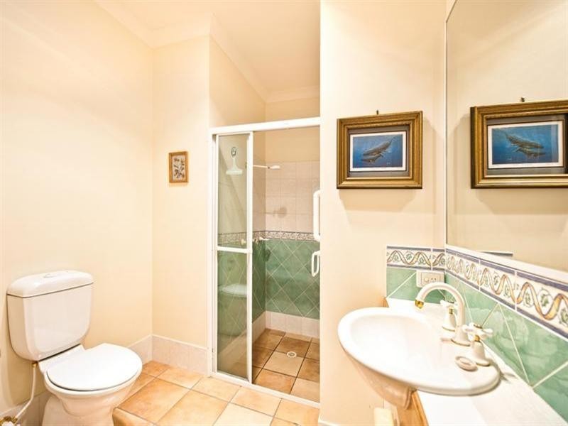 86 Cypress Drive, Broadbeach Waters QLD 4218