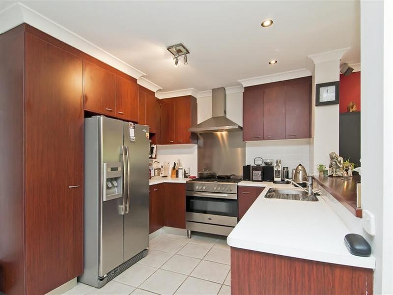 6 Mccleary Street, Sorrento QLD 4217