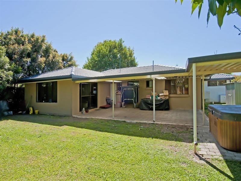 6 Mccleary Street, Sorrento QLD 4217