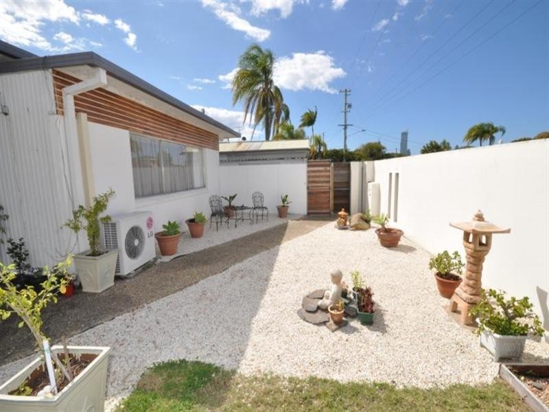 33 Rio Vista Boulevard, Broadbeach Waters QLD 4218