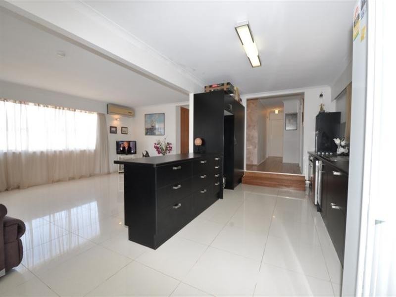 33 Rio Vista Boulevard, Broadbeach Waters QLD 4218