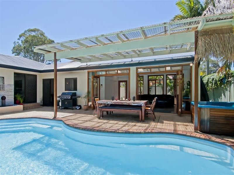 5 Richmond Avenue, Bundall QLD 4217