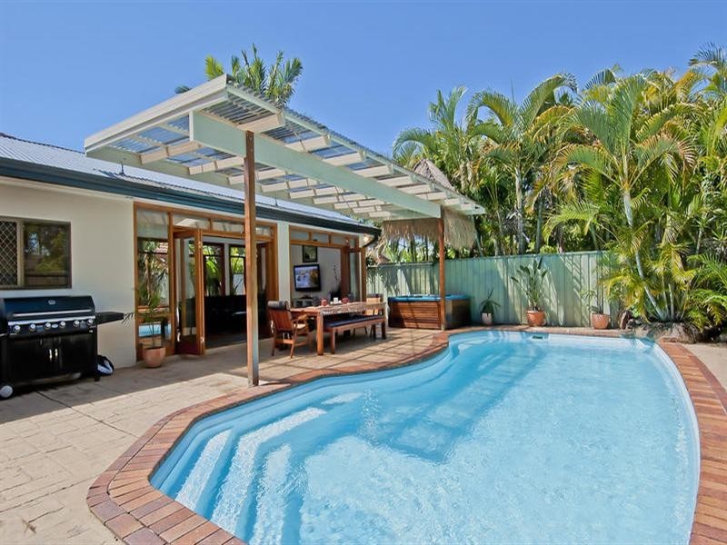 5 Richmond Avenue, Bundall QLD 4217