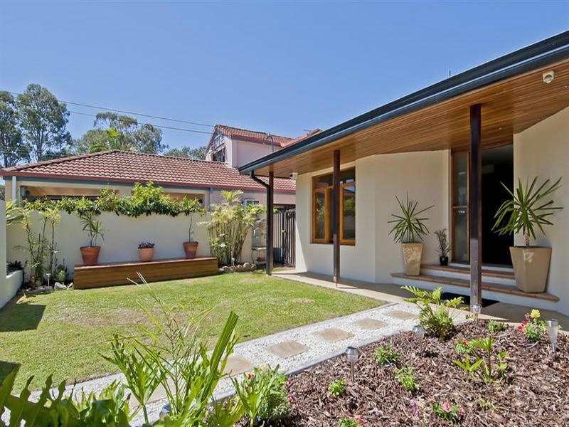 5 Richmond Avenue, Bundall QLD 4217