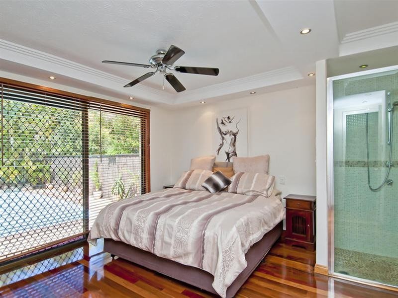 5 Richmond Avenue, Bundall QLD 4217