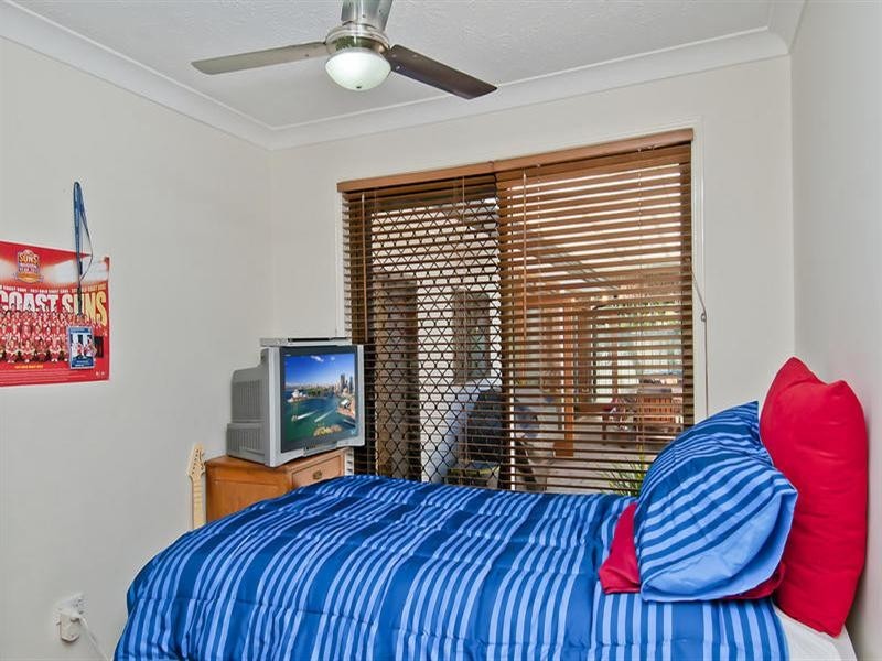 5 Richmond Avenue, Bundall QLD 4217