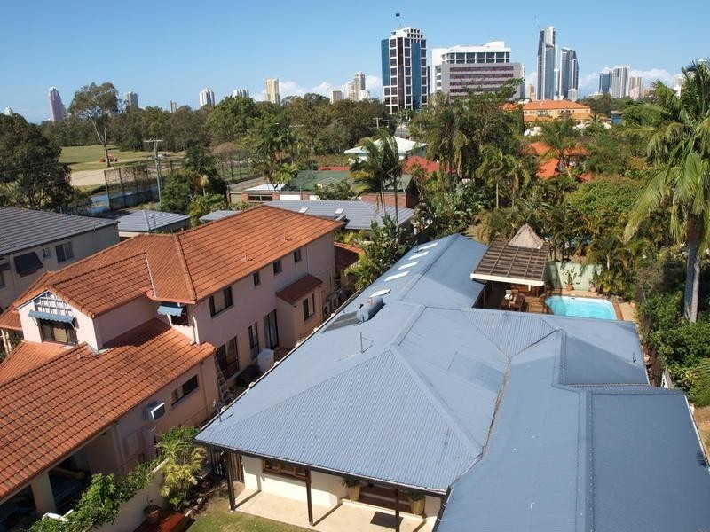 5 Richmond Avenue, Bundall QLD 4217