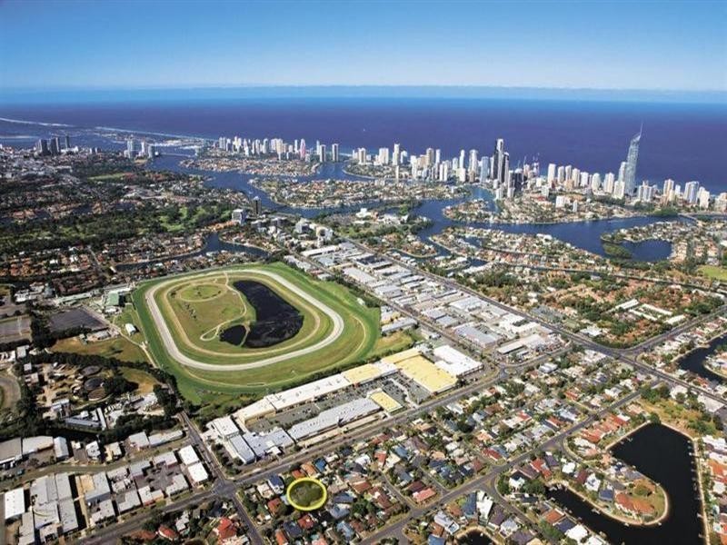 7 Medland Court, Bundall QLD 4217