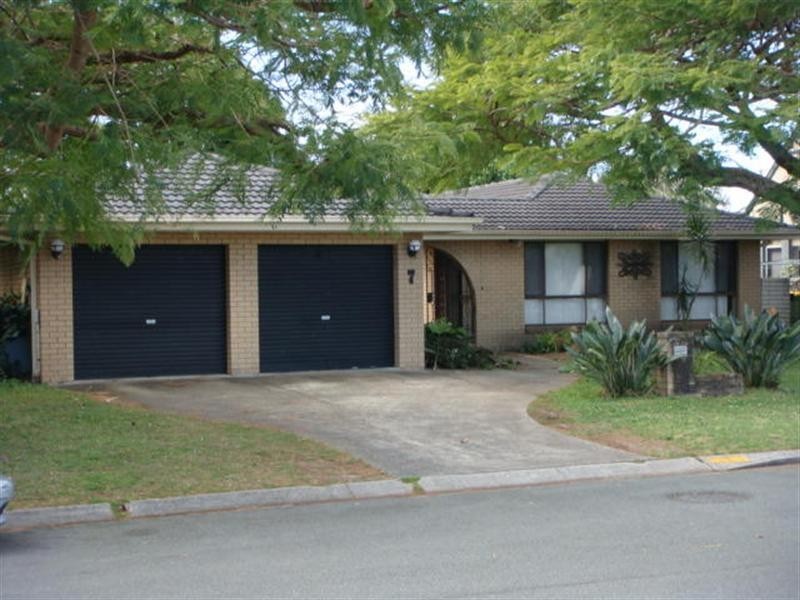 7 Medland Court, Bundall QLD 4217