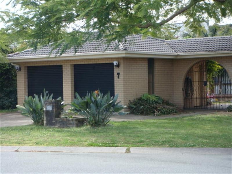 7 Medland Court, Bundall QLD 4217