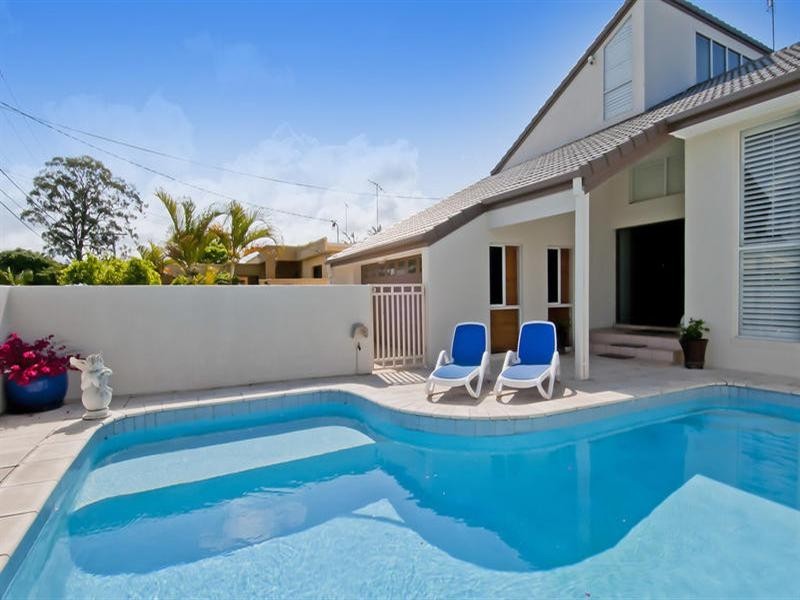 21 Mentone Avenue, Bundall QLD 4217