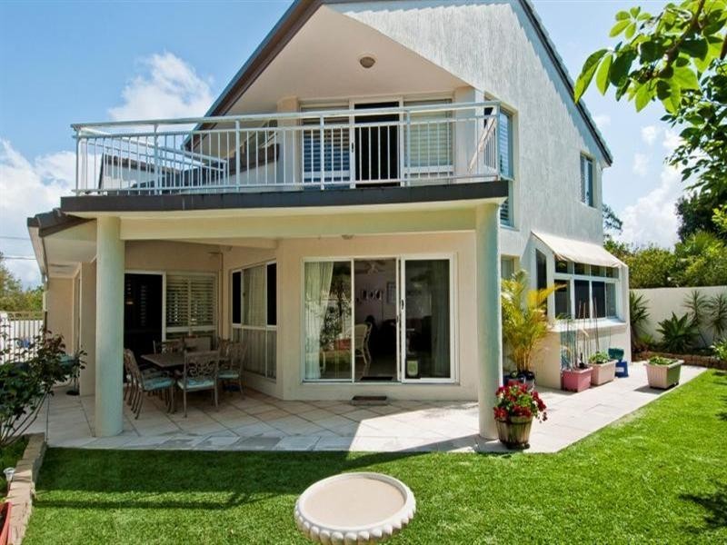 21 Mentone Avenue, Bundall QLD 4217