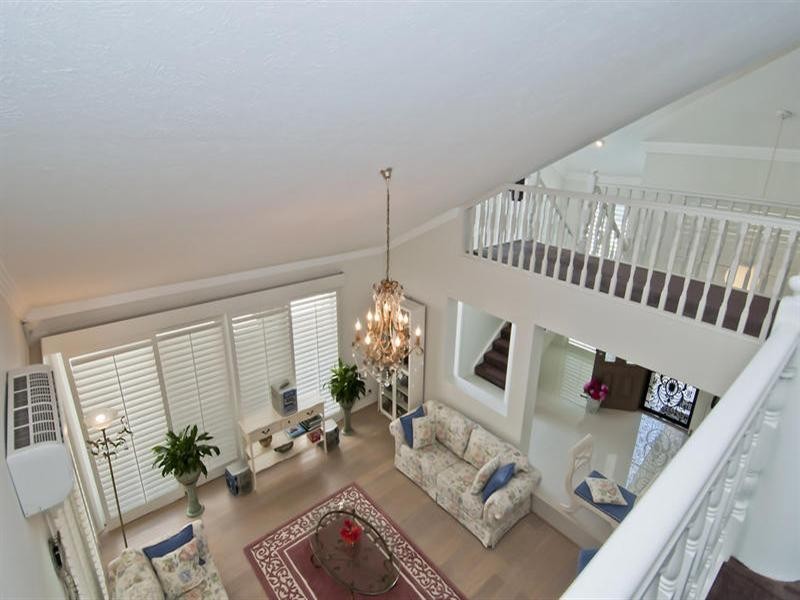 21 Mentone Avenue, Bundall QLD 4217