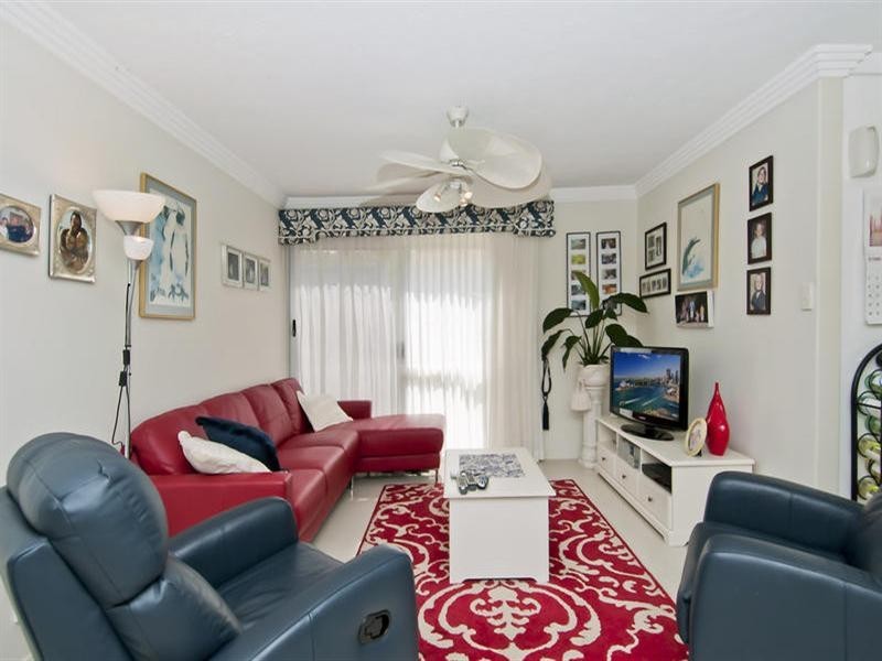 21 Mentone Avenue, Bundall QLD 4217