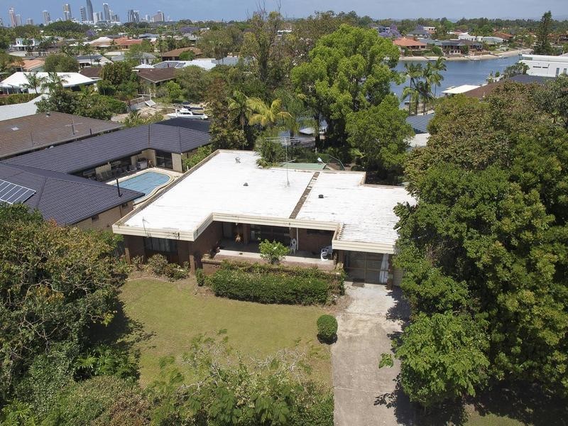 2 Tosti Street, Sorrento QLD 4217