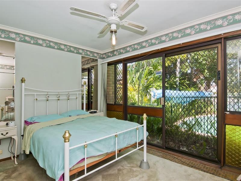 2 Tosti Street, Sorrento QLD 4217