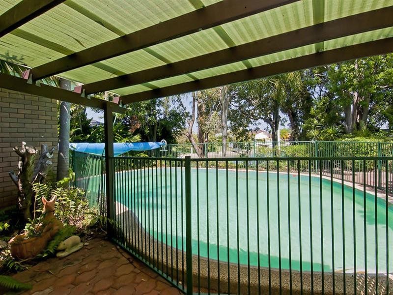 2 Tosti Street, Sorrento QLD 4217