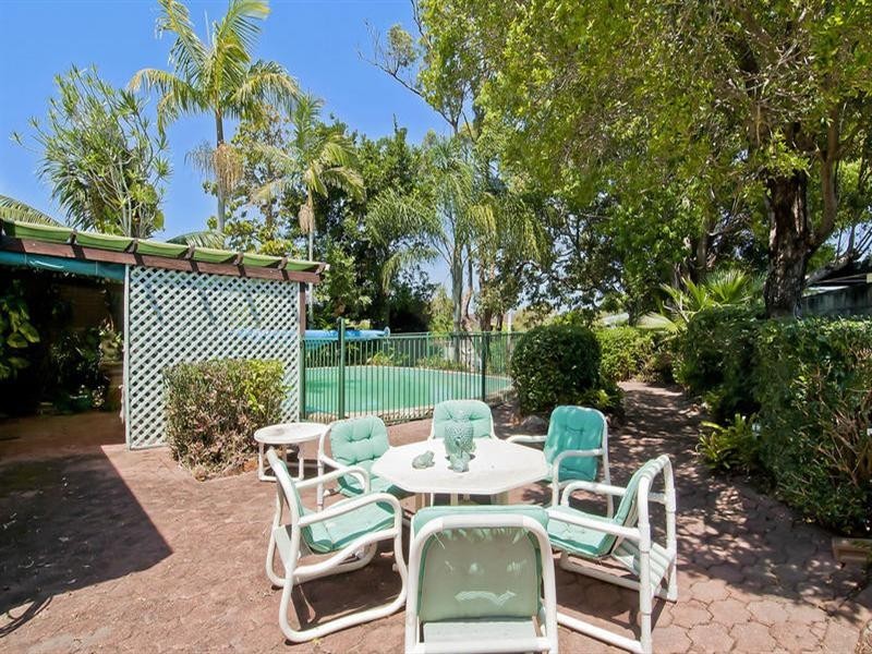 2 Tosti Street, Sorrento QLD 4217