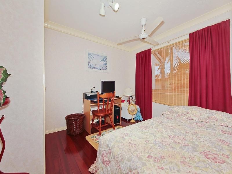 2 St Kevins Avenue, Benowa QLD 4217