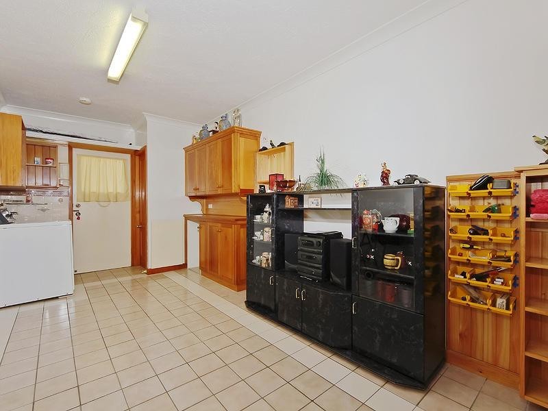 2 St Kevins Avenue, Benowa QLD 4217