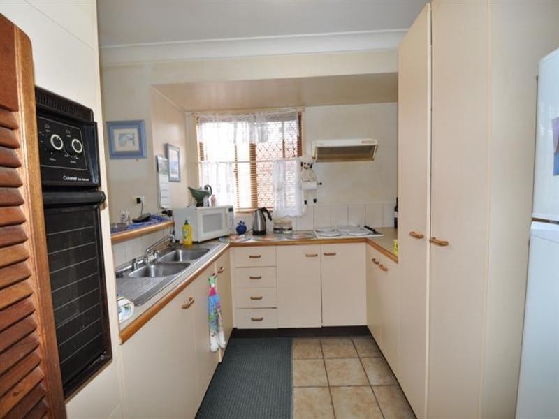 52 Paradise Palms Leisure Villas. 37 St Kevins Avenue, Benowa QLD 4217