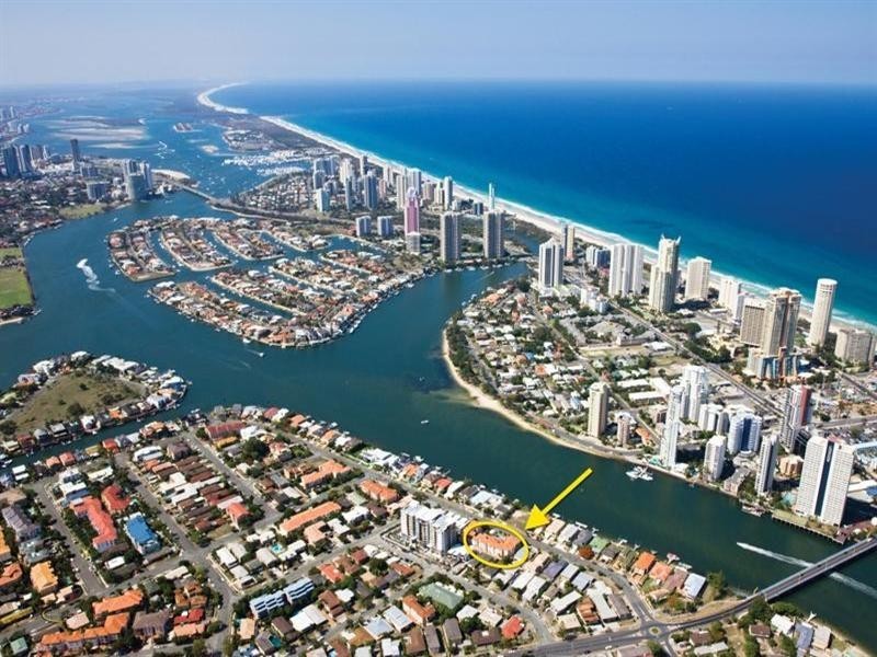 6 Chevron Palm Waters.  48 Stanhill Drive, Chevron Island QLD 4217