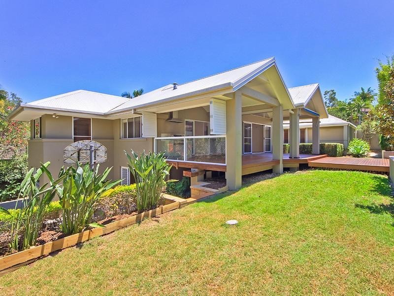 3 Anthea Court, Benowa QLD 4217