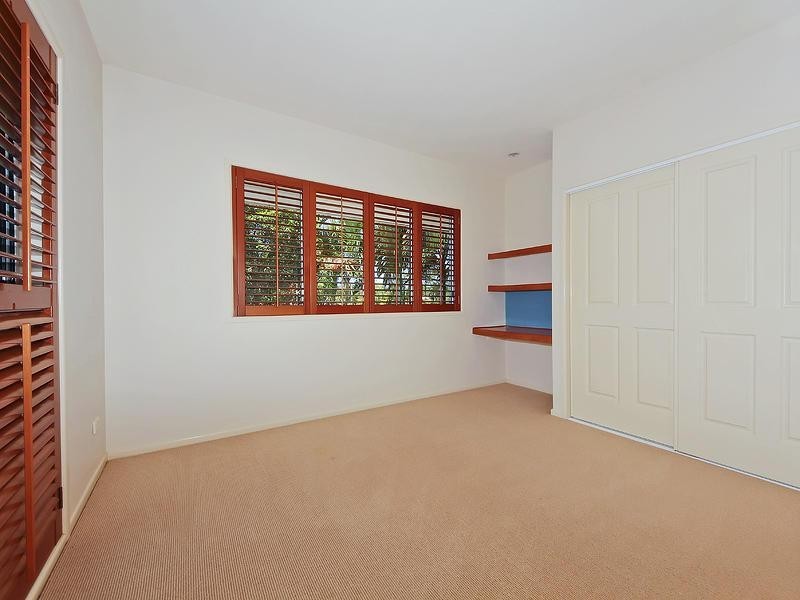 3 Anthea Court, Benowa QLD 4217