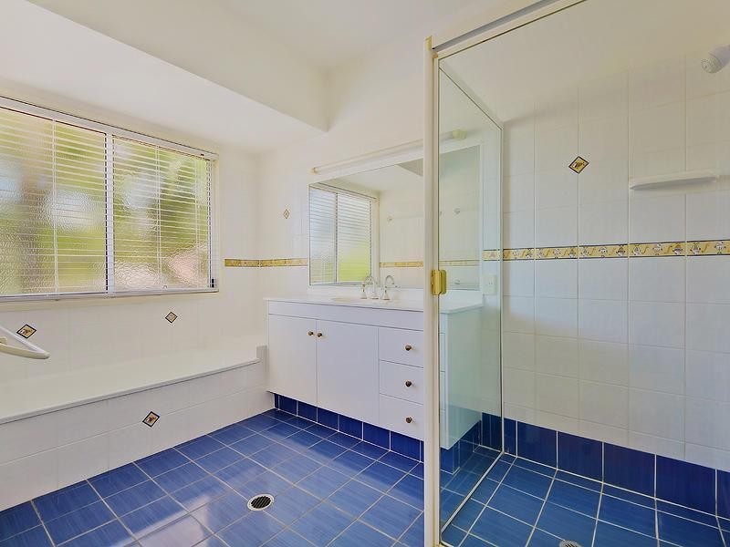 3 Anthea Court, Benowa QLD 4217