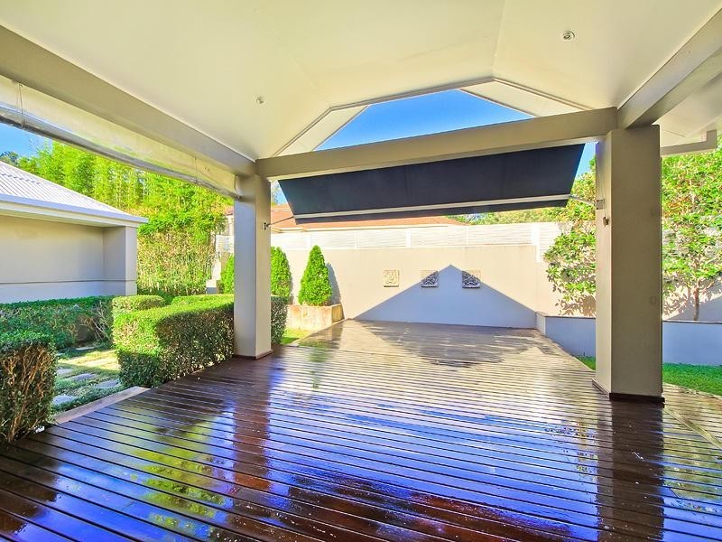 3 Anthea Court, Benowa QLD 4217