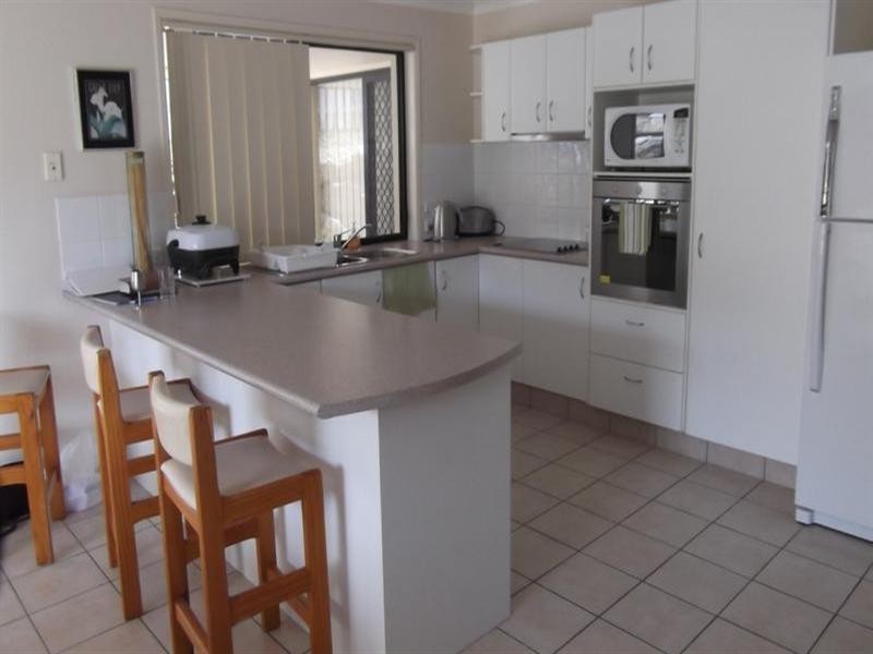 11 Yaldara Street, Pacific Pines QLD 4211