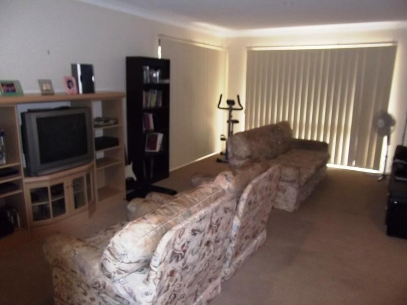 11 Yaldara Street, Pacific Pines QLD 4211