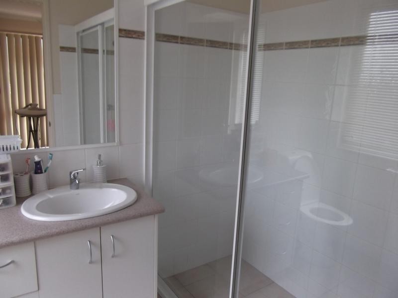 11 Yaldara Street, Pacific Pines QLD 4211