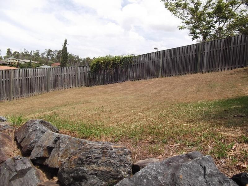 11 Yaldara Street, Pacific Pines QLD 4211