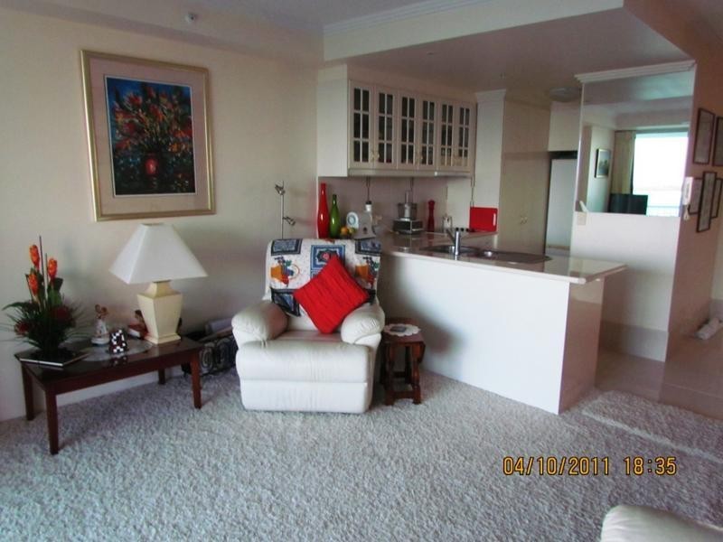 702 Crystal Bay Resort.  182 Marine Parade, Labrador QLD 4215