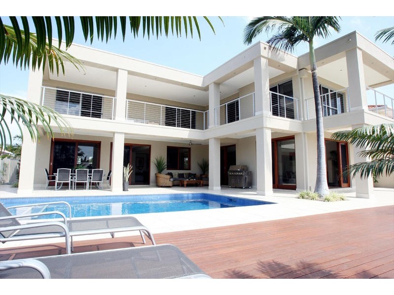 48 Charolais Crescent, Benowa QLD 4217