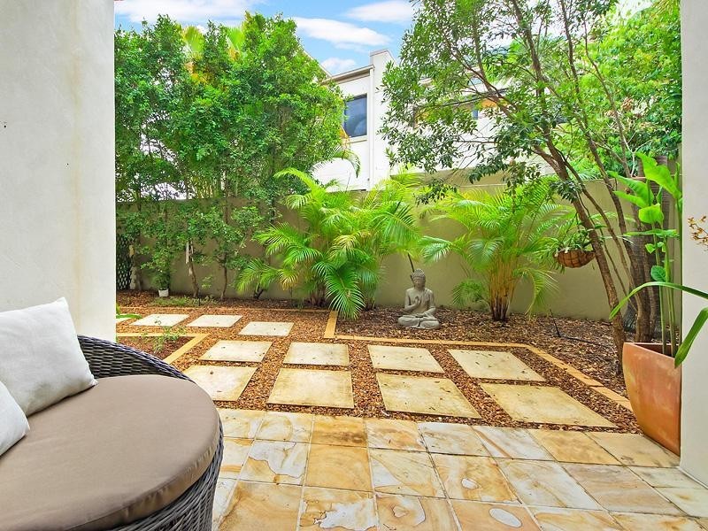 1064 The Cove.  Emerald Lakes.  1 The Cove Crescent, Carrara QLD 4211