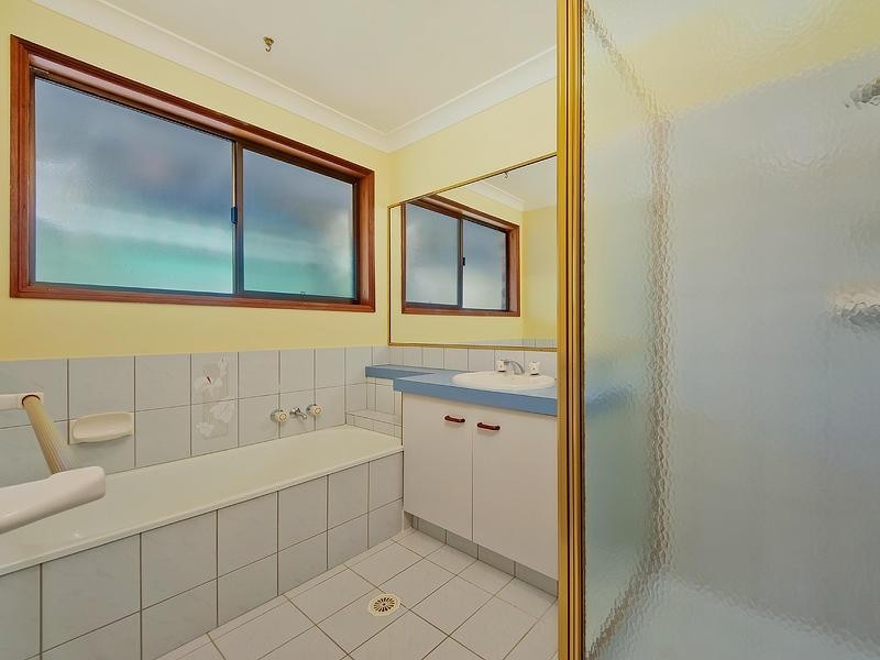 6 Crocus Way, Gaven QLD 4211