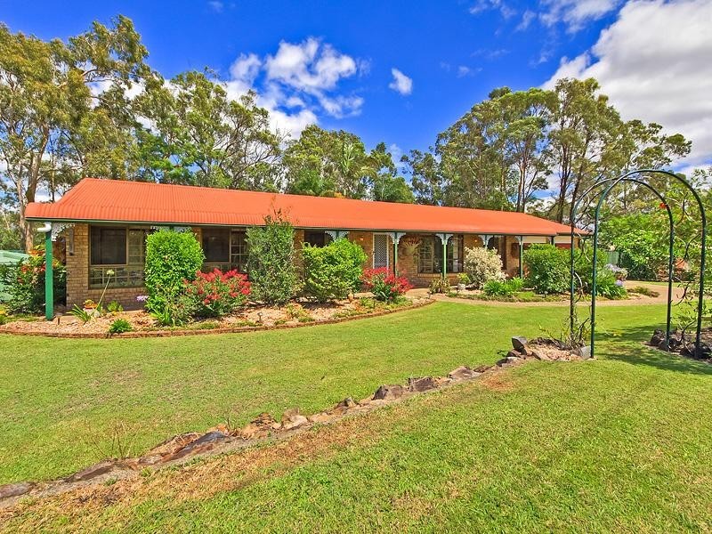 6 Crocus Way, Gaven QLD 4211