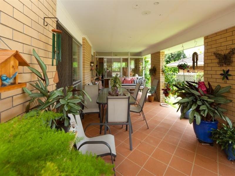 15 Grevillia Avenue, Southport QLD 4215