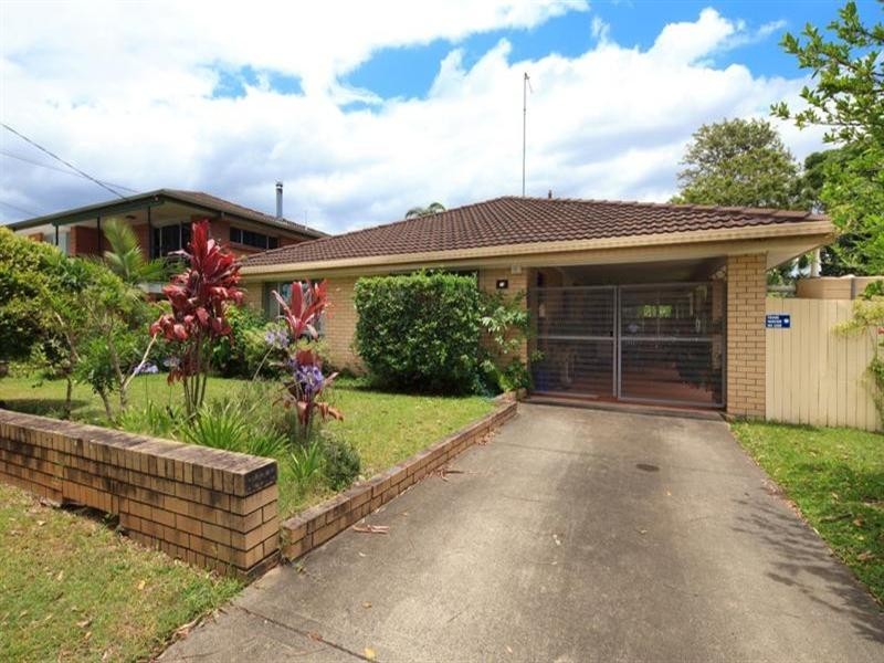 15 Grevillia Avenue, Southport QLD 4215