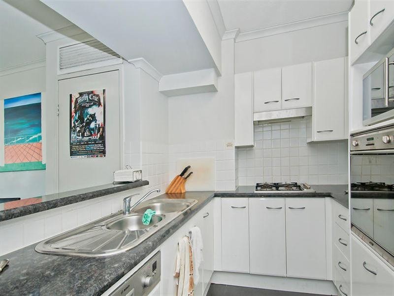 61 The Crest Main Beach.  15 Breaker Street, Main Beach QLD 4217