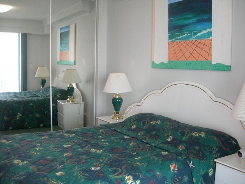 61 The Crest Main Beach.  15 Breaker Street, Main Beach QLD 4217