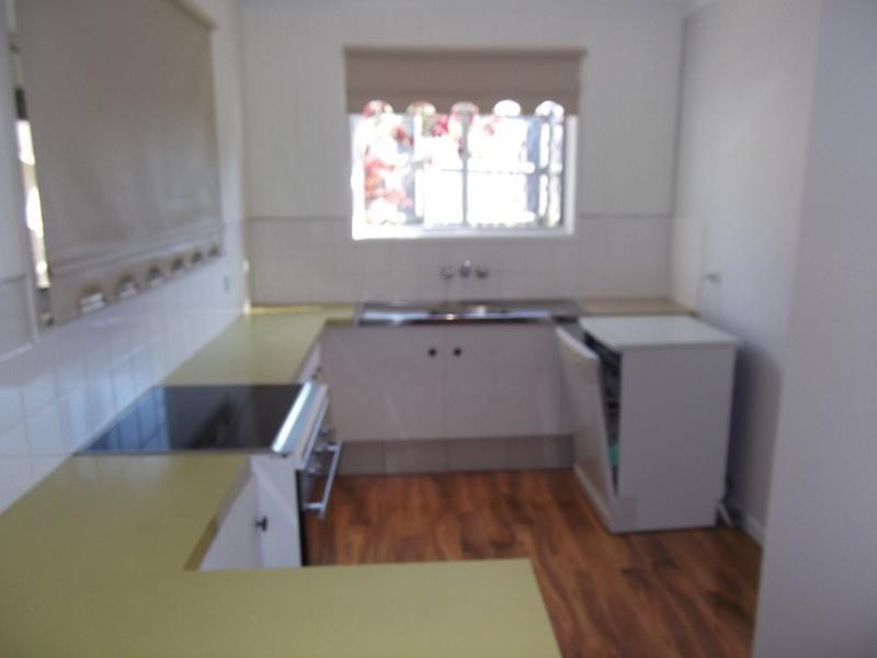 112 Kindra Avenue, Southport QLD 4215