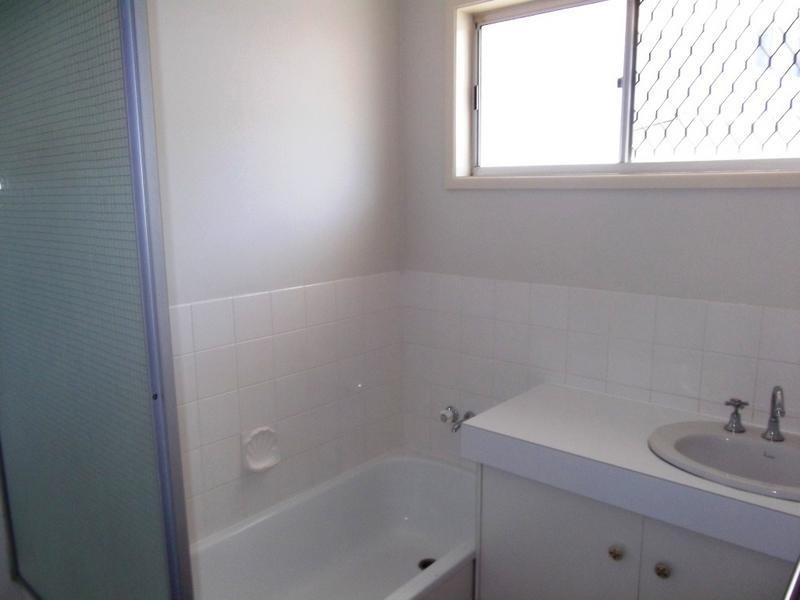 112 Kindra Avenue, Southport QLD 4215