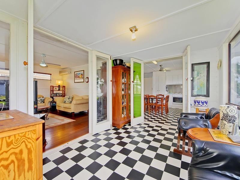 39 Eileen Avenue, Southport QLD 4215