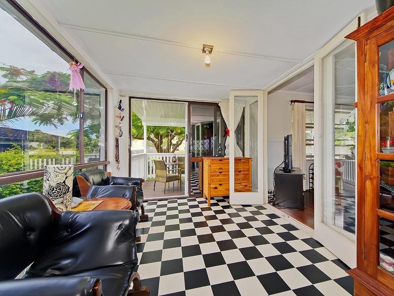 39 Eileen Avenue, Southport QLD 4215