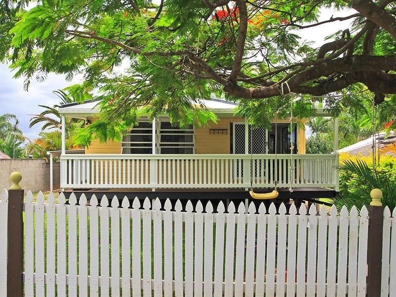 39 Eileen Avenue, Southport QLD 4215