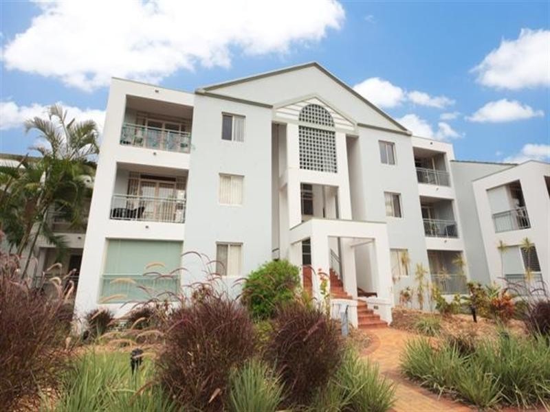 13 76 Chichester Drive, Arundel QLD 4214